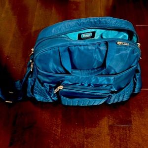 Lug bag in a captivating blue-green color! Big size